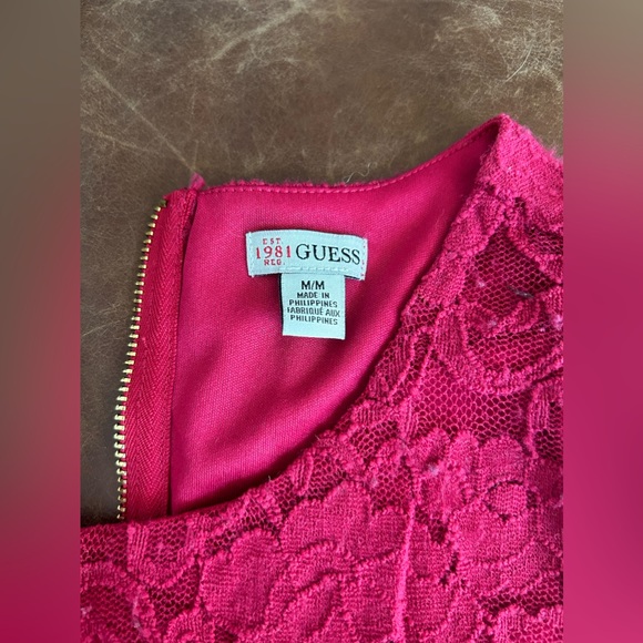 Guess lace crop top - size medium magenta color - Picture 4 of 7